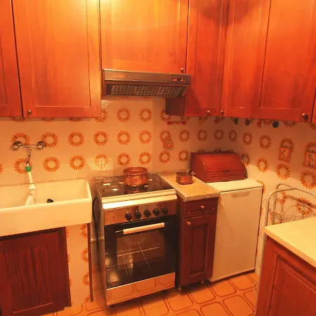 Apartment Locazione Turistica Le Betulle.2 *